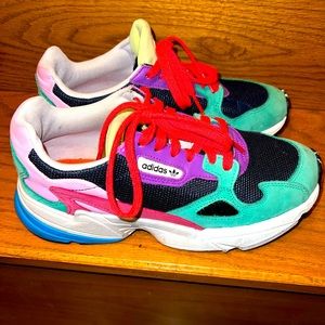 Women’s adidas sneakers 7.5